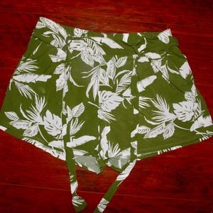 Green Old Navy Boho Shorts